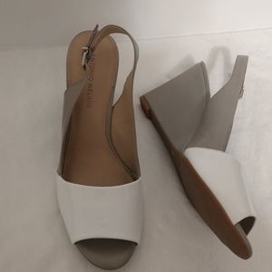 New Antonio Melani  Ivory & Taupe Wedges sz 11